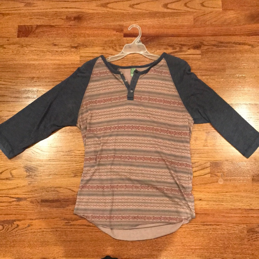 Three Quarter Length T-shirt.